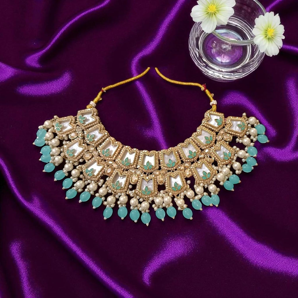 myFashion Bridal Choker Set with Turquoise Beads, Pearls, Gold Tone, Traditional Indian Jewelry with Earrings and Maang Tikka