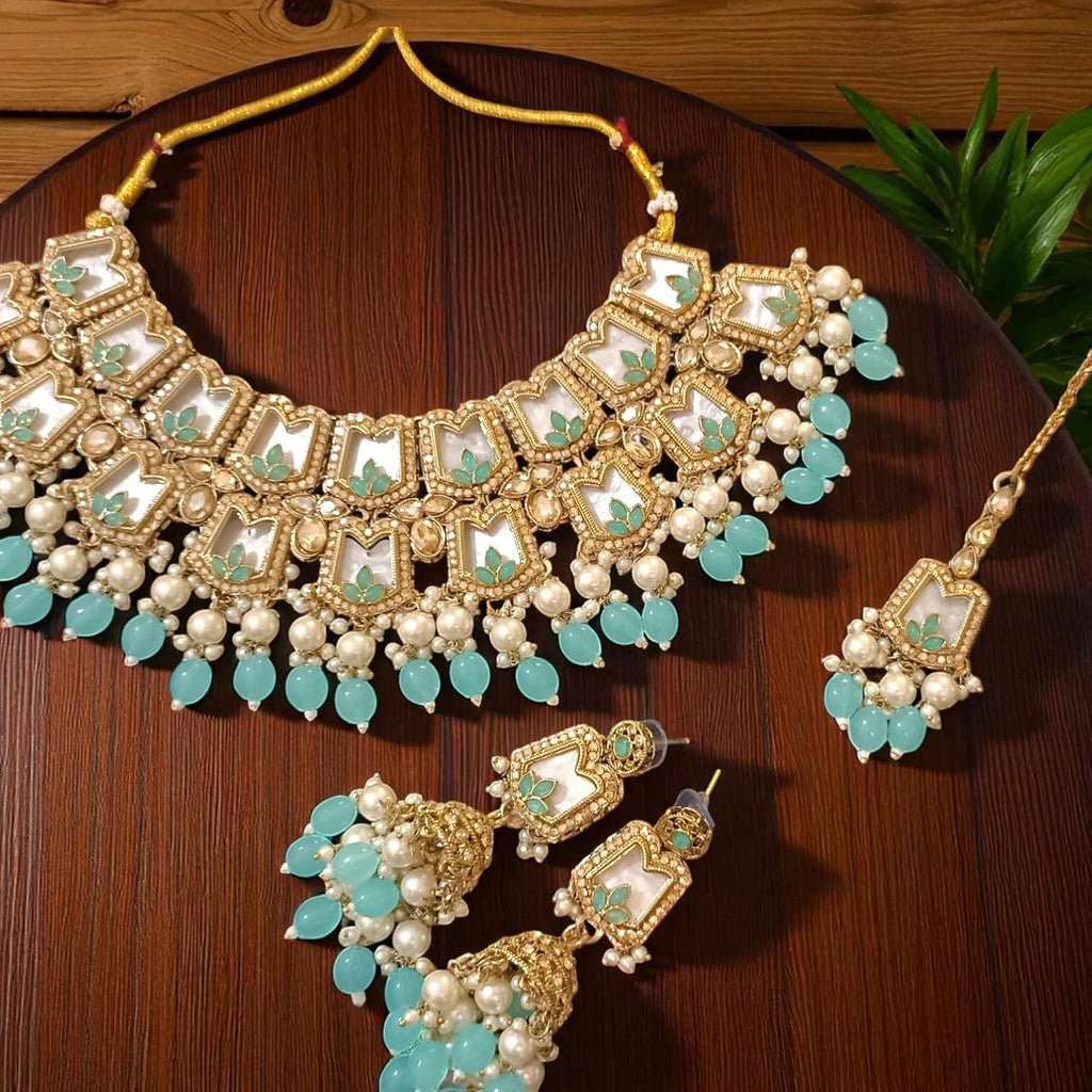 myFashion Bridal Choker Set with Turquoise Beads, Pearls, Gold Tone, Traditional Indian Jewelry with Earrings and Maang Tikka