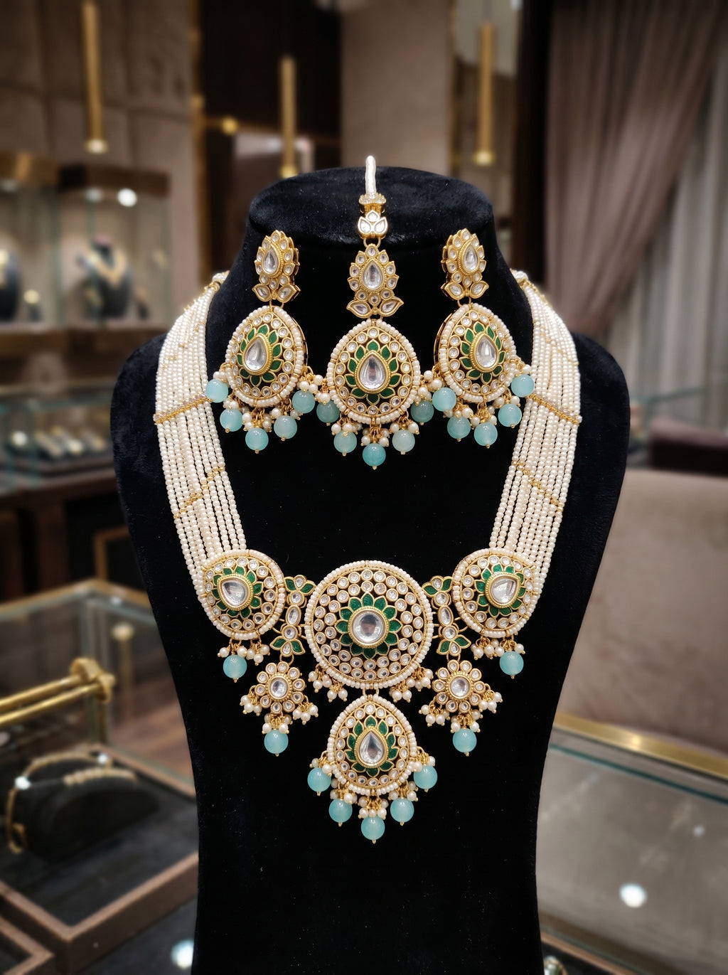 myFashion Royal Kundan Necklace Set with Pearl Strands & Green Enamel | Bridal Jewellery Set with Earrings & Maang Tikka