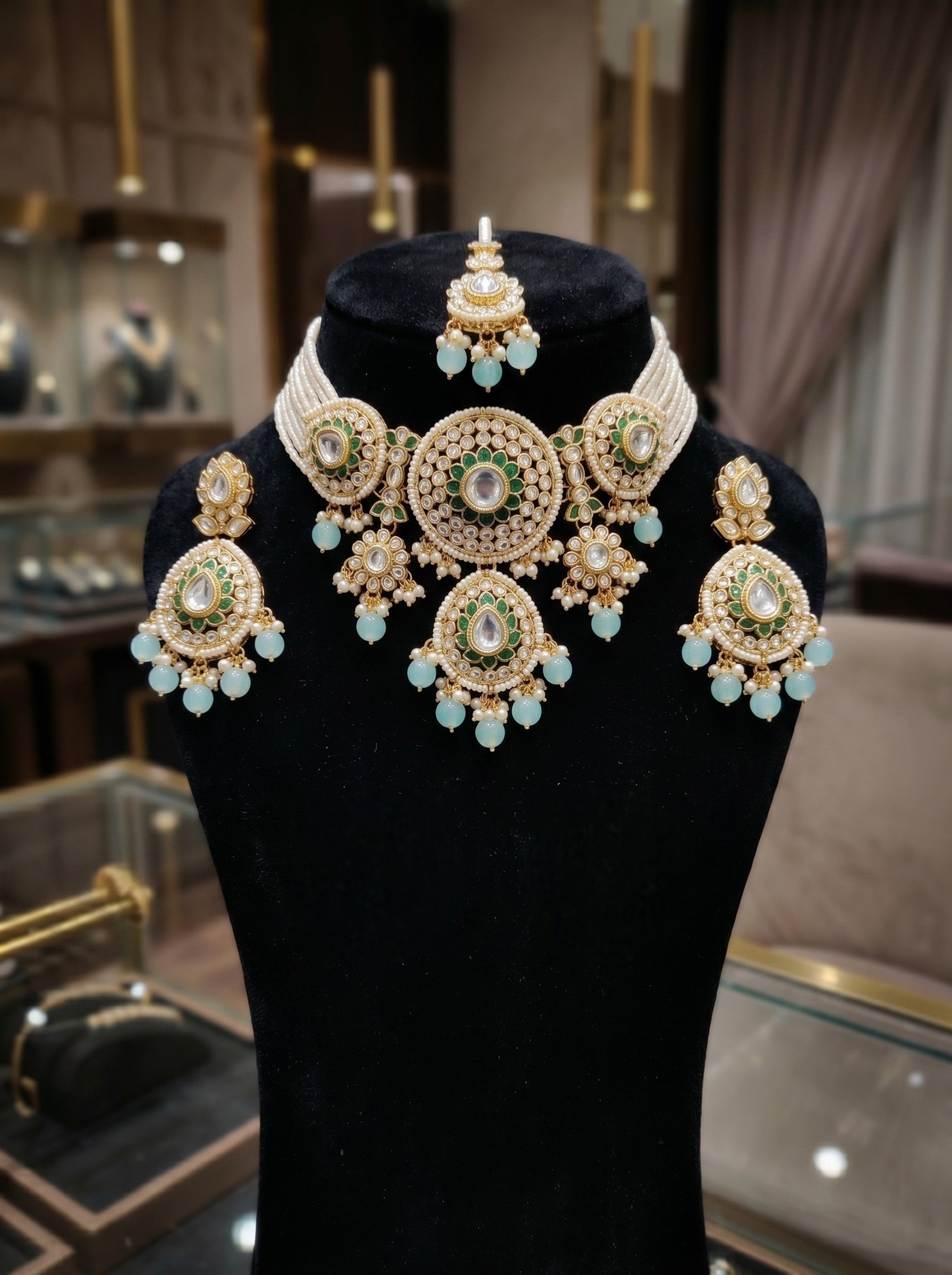 myFashion Royal Kundan Necklace Set with Pearl Strands & Green Enamel | Bridal Jewellery Set with Earrings & Maang Tikka
