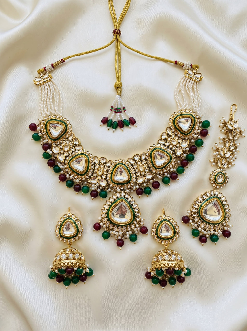 myFashion Kundan Choker Necklace Set with Pearl Strands & Green Maroon Beads | Bridal Jewellery Set with Jhumka Earrings & Maang Tikka