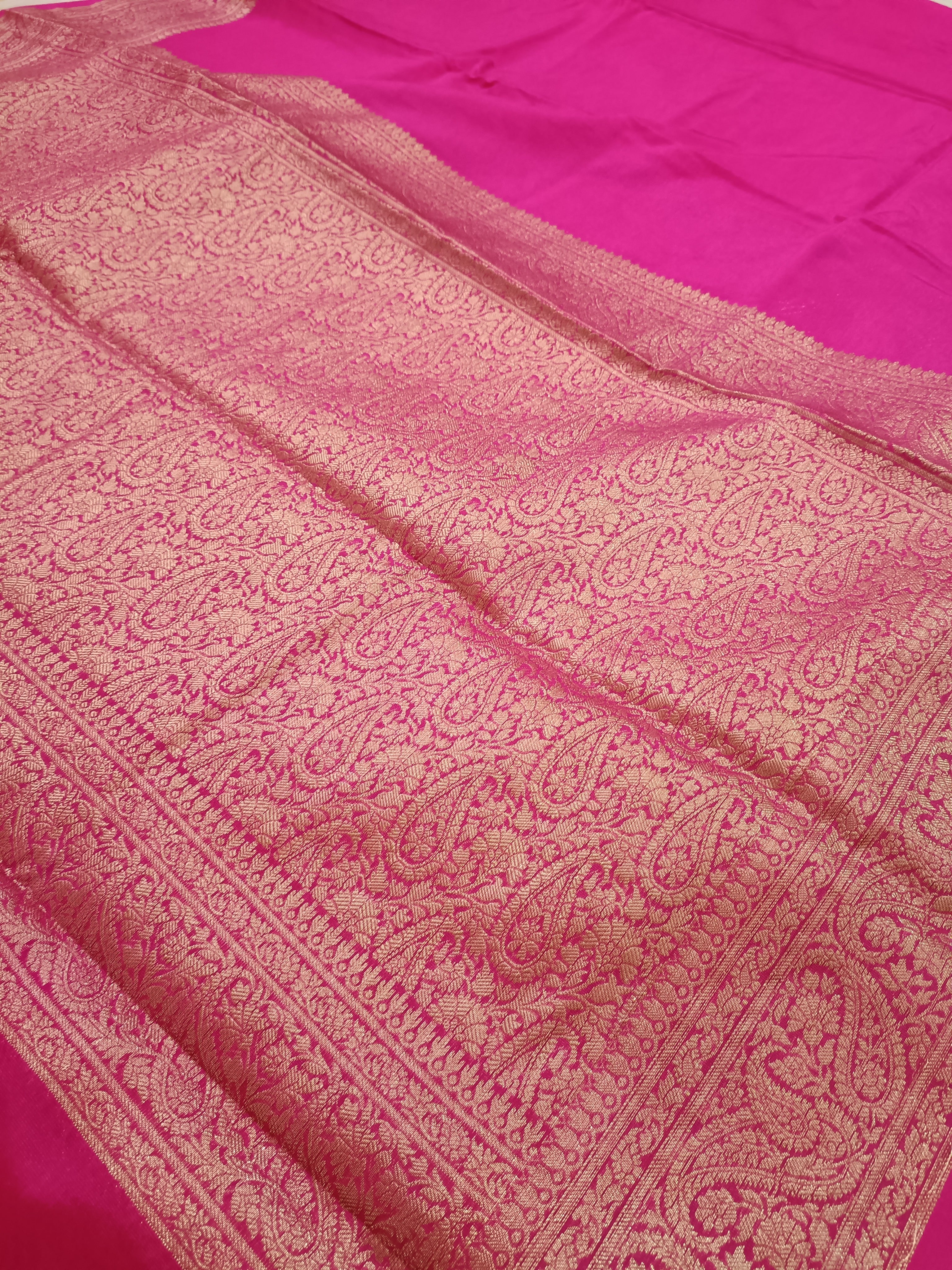 myFashion Rani Pink Warm Silk Banarasi Saree with Rich Gold Zari Border & Jaal Pattern Woven Blouse