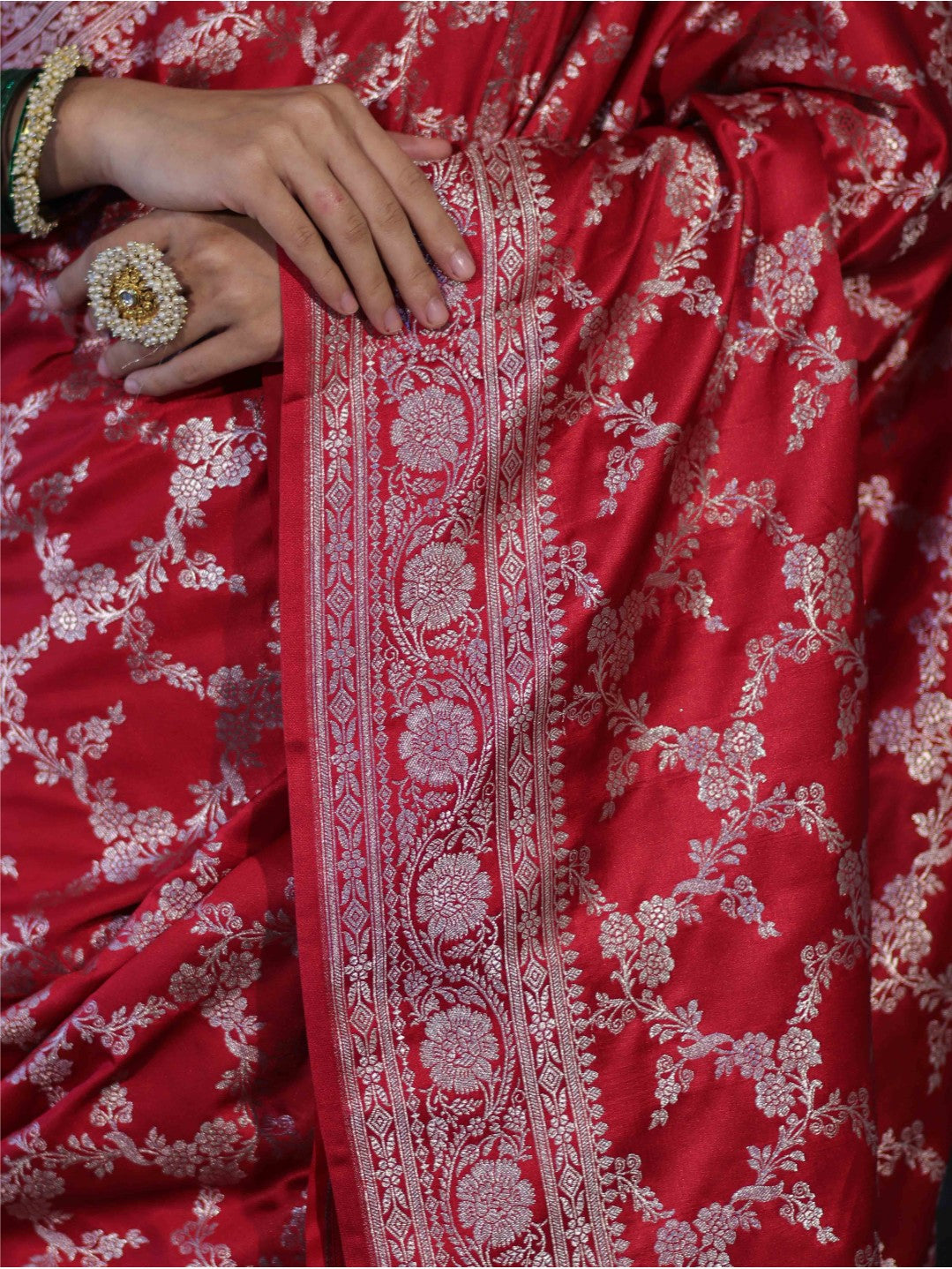 Red Banarasi Mashru Silk Saree with Floral Jaal Weaving – Traditional Handwoven Banarasi Wedding & Festive Saree