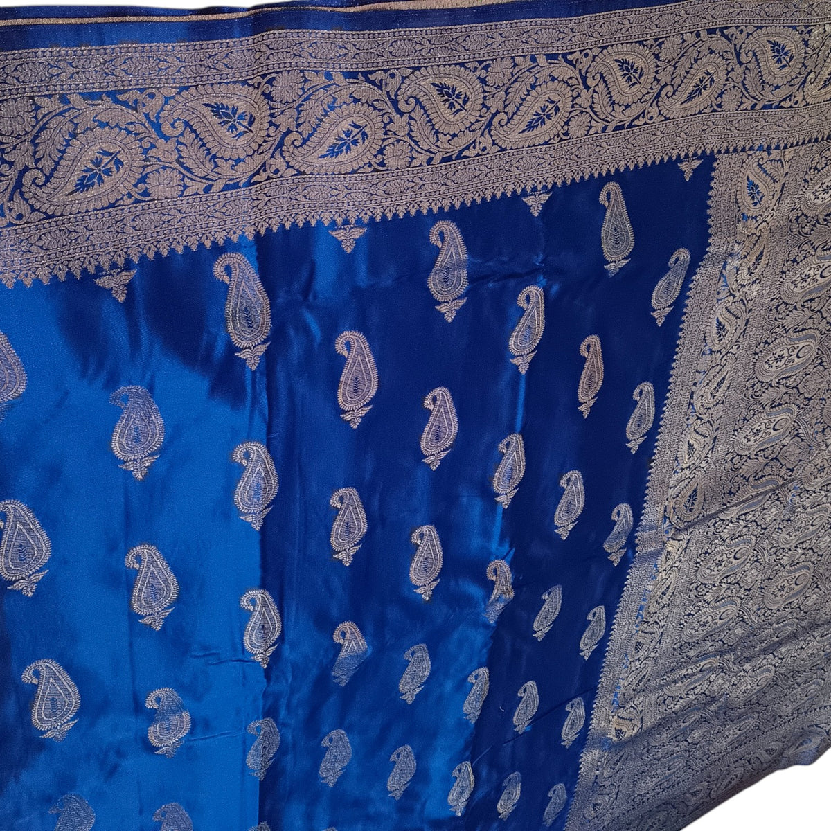 Premium Banarasi Mashru Silk Saree with Glossy shine & Woven Zari Border