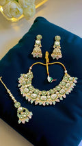 Bridal Kundan Choker Necklace Set with Jhumka Earrings & Maang Tikka – Traditional Indian Wedding Jewellery (Purple/White / Green / Mint & Pink)
